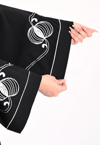 عباية كتف مطرز