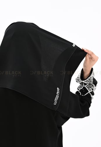 عباية كتف ملكي مطرزة