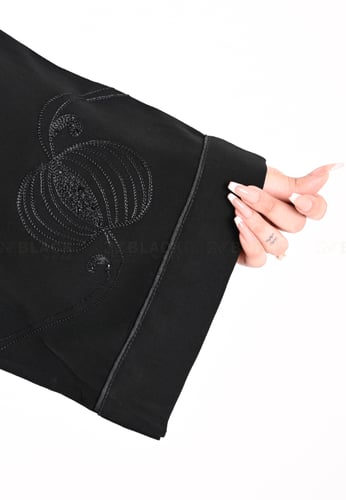 عباية كتف مطرز