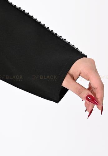 عبايه كتف بقصة رقبة دائريه