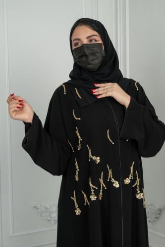 عباية مطرزة