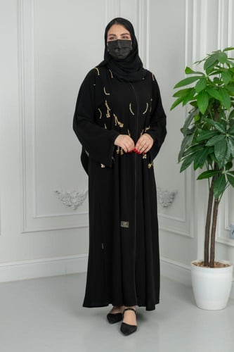 عباية مطرزة