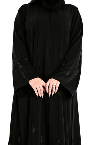 عباية كتف مطرزة