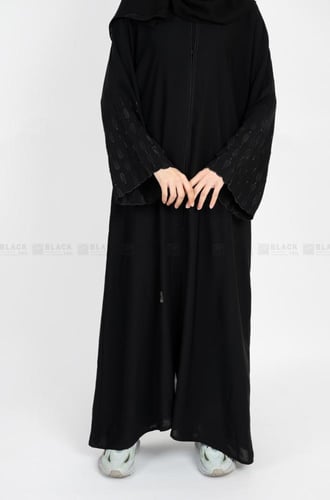 عباية مطرزة