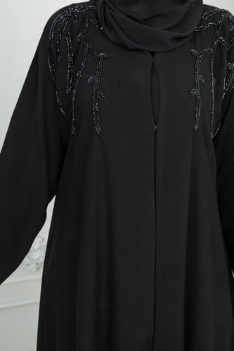 عباية مطرزة