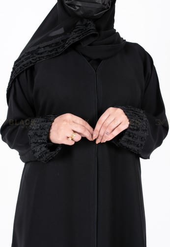 عباية كتف كم مقلوب