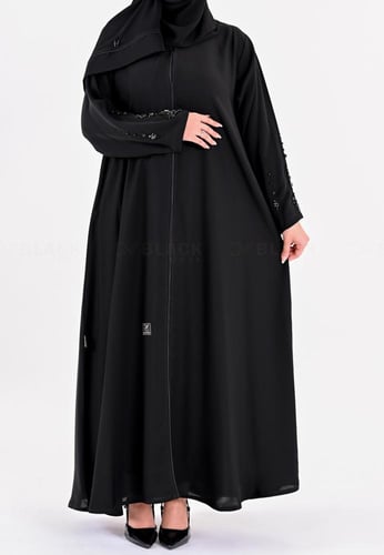 عباية كتف مطرزة