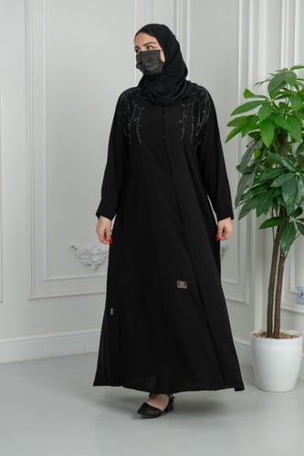 عباية مطرزة