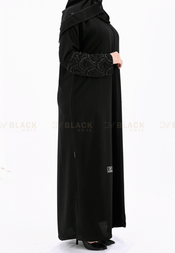 عباية كتف ملكي مطرزة