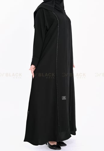 عباية كتف ملكي مطرزة