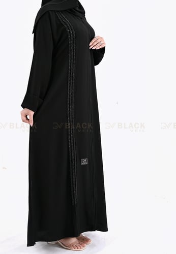 عباية كتف ملكي مطرزة