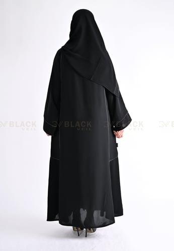 عباية سوداء كم مربع