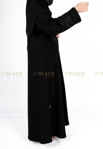 عباية كتف مطرز