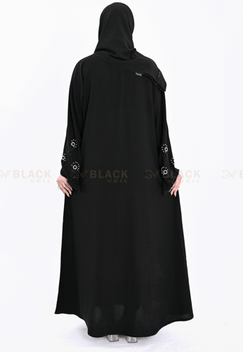 عباية كتف ملكي مطرزة