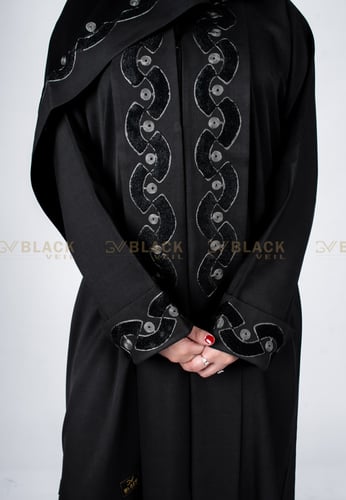 عباية كتف مطرز