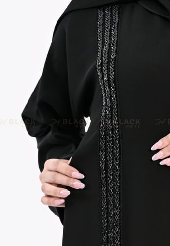 عباية كتف ملكي مطرزة