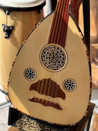 عود عراقي صناعة حيدر نجم عبود