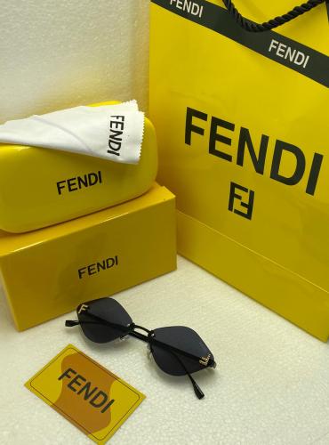 نظارات أفندي مع كافة ملحقاتها