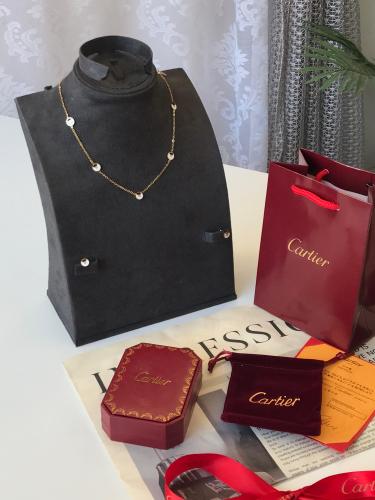 سلسال عنق نسائي كارتير