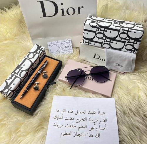 طقم نظارات ديور مع كافة ملحقاتها