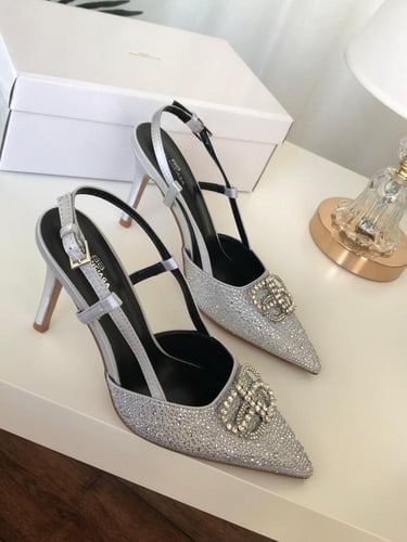 كعب مع جميع الملحقات