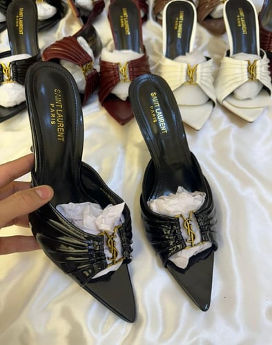 كعب سان لوران