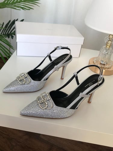 كعب مع جميع الملحقات