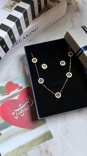 اطقم نسائي سلسال عنق نسائي لويس فيتون