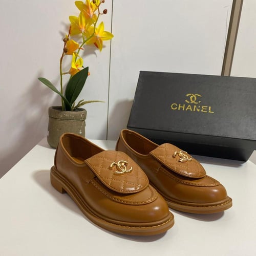 عرض على جزم شانيل