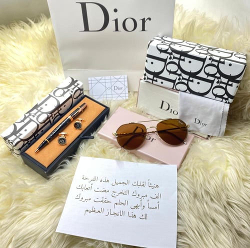طقم نظارات ديور مع كافة ملحقاتها