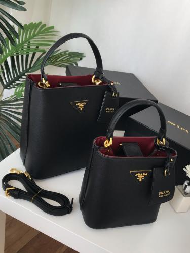 برادا. PRADA