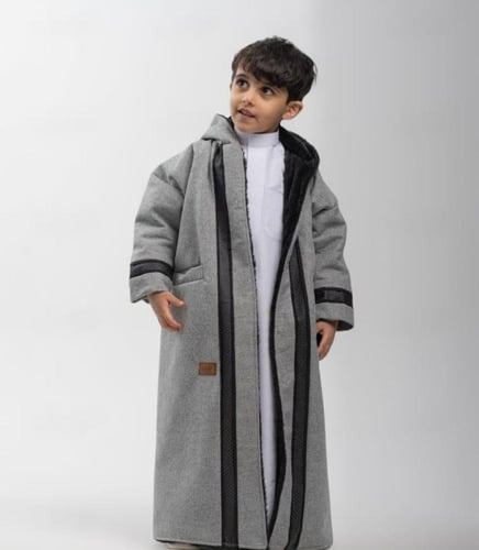 فروه ولادي بأطراف جلد.