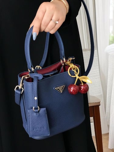 شنط برادا الجديد هاكوالتي بعلبةالماركة