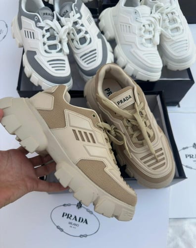 شوزات برادا