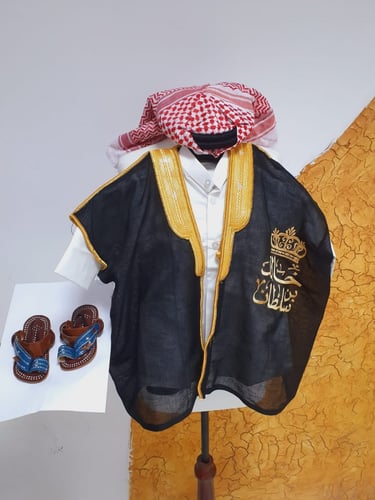 طقم تأسيس ولادي . بشت بالاسم حسب الطلب