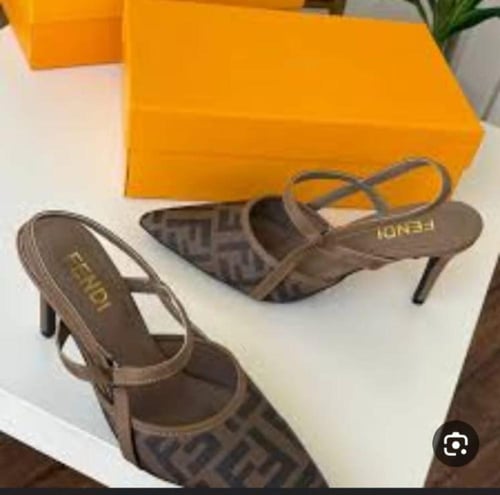 كعب فندي الجديد