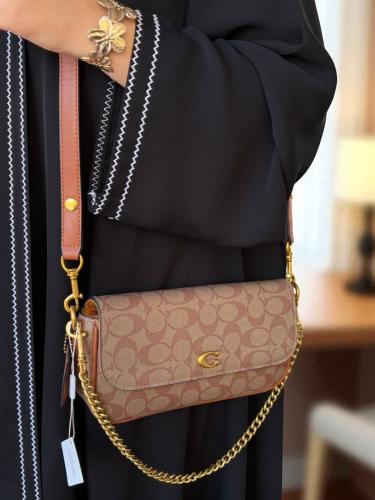 شنط كوتش