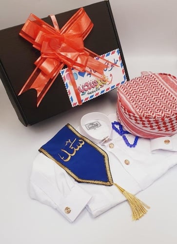 طقم ولادي ▪️ثوب كبك سعودي . ▪️وشاح بالاسم حسب الطل...