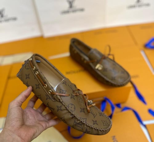 شوزات رجالي