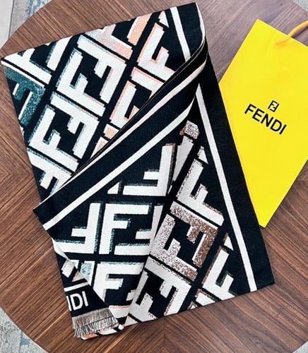 شالات ( اسكارف ) ماركة فندي