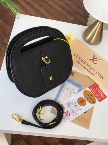 عرض ع شنط لويس