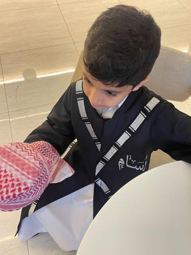 دقلة العقال فخااامه. ▪️قماش اسود كريب .