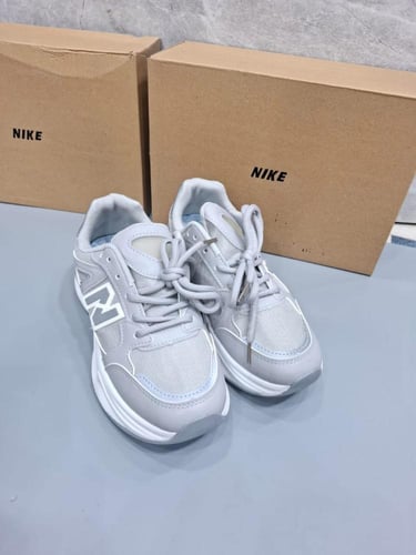 جزمات بعلبة الماركة