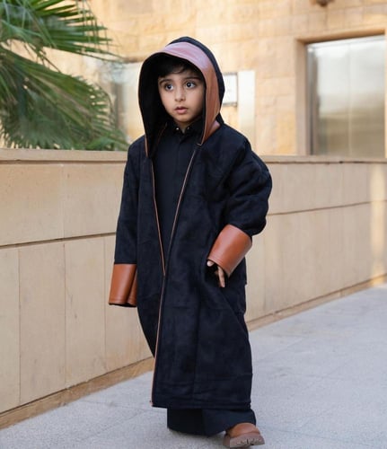 فروه ولادي بأطراف جلد.