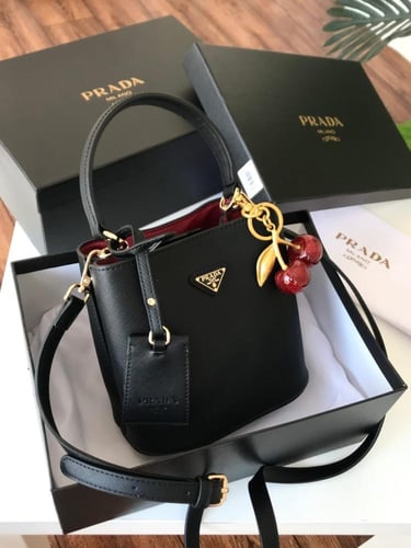 شنط برادا الجديد هاكوالتي بعلبةالماركة