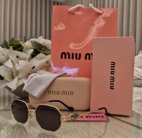 نظارات ميوميونساي مع كافة ملحقاتها