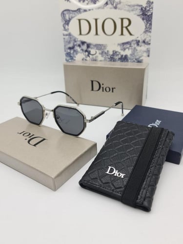 طقم__ رجالي جديد من ديور.. نظاره مع المحفظه..