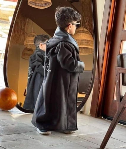 فروه ولادي بأطراف جلد.