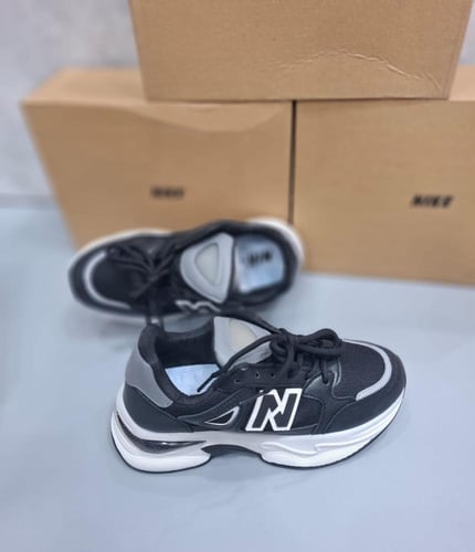 جزمات بعلبة الماركة