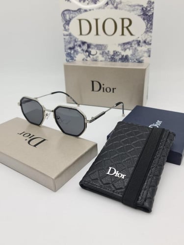 طقم__ رجالي جديد من ديور.. نظاره مع المحفظه..